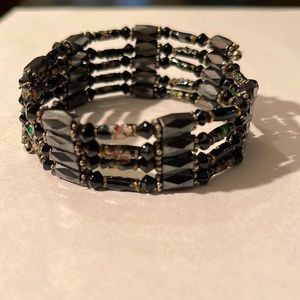 Magnetic beads for necklace and/or bracelet